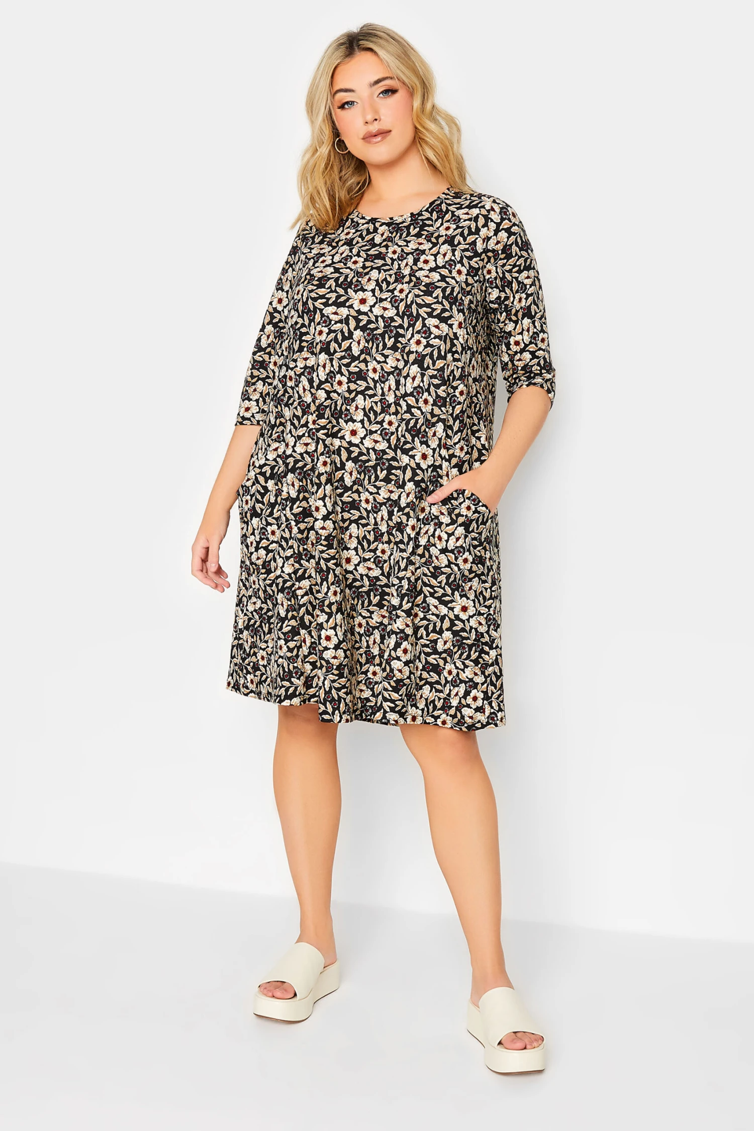 YOURS - Jurk Met Bloemmotief, Stretch & Zakken In Zwart 3 YOURS - Jurk Met Bloemmotief, Stretch & Zakken In Zwart