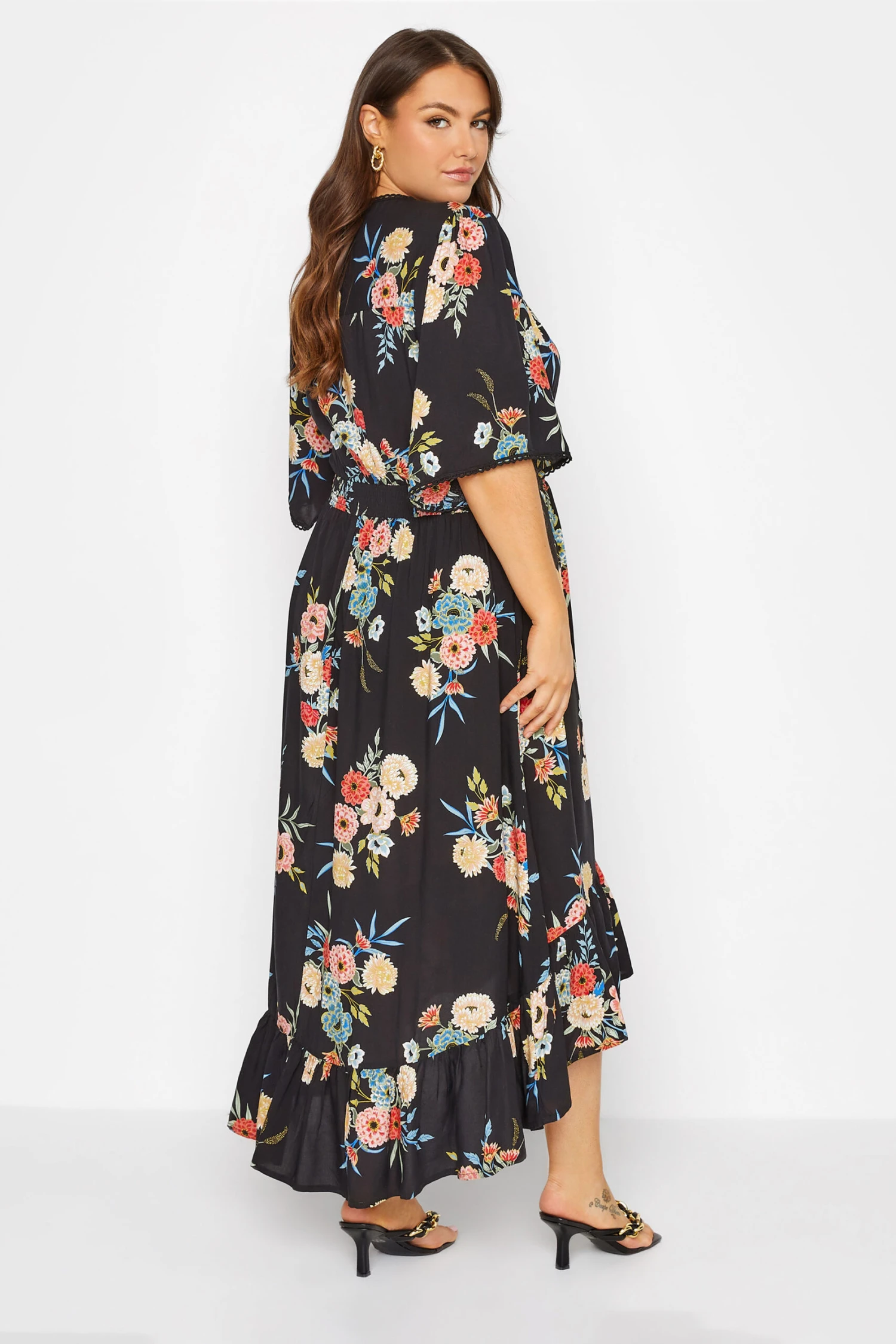 Midi-jurk Met Bloemenprint & Lange Achterkant In Zwart 3 Midi-jurk Met Bloemenprint & Lange Achterkant In Zwart