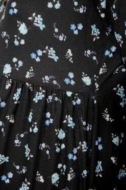 BUMP IT UP MATERNITY - Aangerimpelde Jurk Met Bloemetjes En Knoopdetail In Zwart -NAOMI Kleding Winkel 2c4685be 28fa 46 158296 S