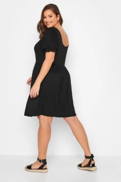 LIMITED COLLECTION - Aangerimpelde Mini-jurk Met Korte Mouwen In Zwart 10 LIMITED COLLECTION - Aangerimpelde Mini-jurk Met Korte Mouwen In Zwart -NAOMI Kleding Winkel 34d0ae05 10c9 4f 215537 D