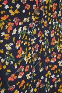 LIMITED COLLECTION - Curve Lange Jurk Met Bloemetjes En Knopen In Donkerblauw 11 LIMITED COLLECTION - Curve Lange Jurk Met Bloemetjes En Knopen In Donkerblauw -NAOMI Kleding Winkel 3bfb6155 3d5d 48 217021 X