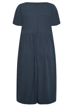 LIMITED COLLECTION - Geribbelde Midi-jurk Met Vierkante Hals & Knoopdetail In Donkerblauw -NAOMI Kleding Winkel 3d03c236 75f9 4b 215630 Y