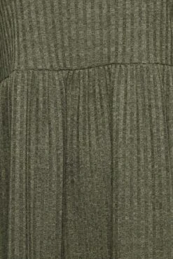 YOURS - Geribbelde Midi-jurk Met Lange Mouwen & Lagen In Donkergroen -NAOMI Kleding Winkel 3e2b10bb c766 4f 301711 Z