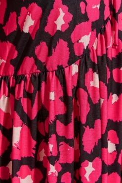 LIMITED COLLECTION - Midaxi-jurk Met Dierenprint & Lange Mouwen In Roze 11 LIMITED COLLECTION - Midaxi-jurk Met Dierenprint & Lange Mouwen In Roze -NAOMI Kleding Winkel 44d3a839 6067 41 215125 Z