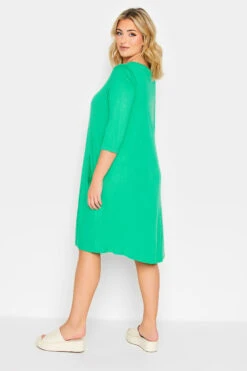 YOURS - Jurk Met Stretch & Zakken In Groen 9 YOURS - Jurk Met Stretch & Zakken In Groen -NAOMI Kleding Winkel 451c45e5 4ea0 44 301912 C