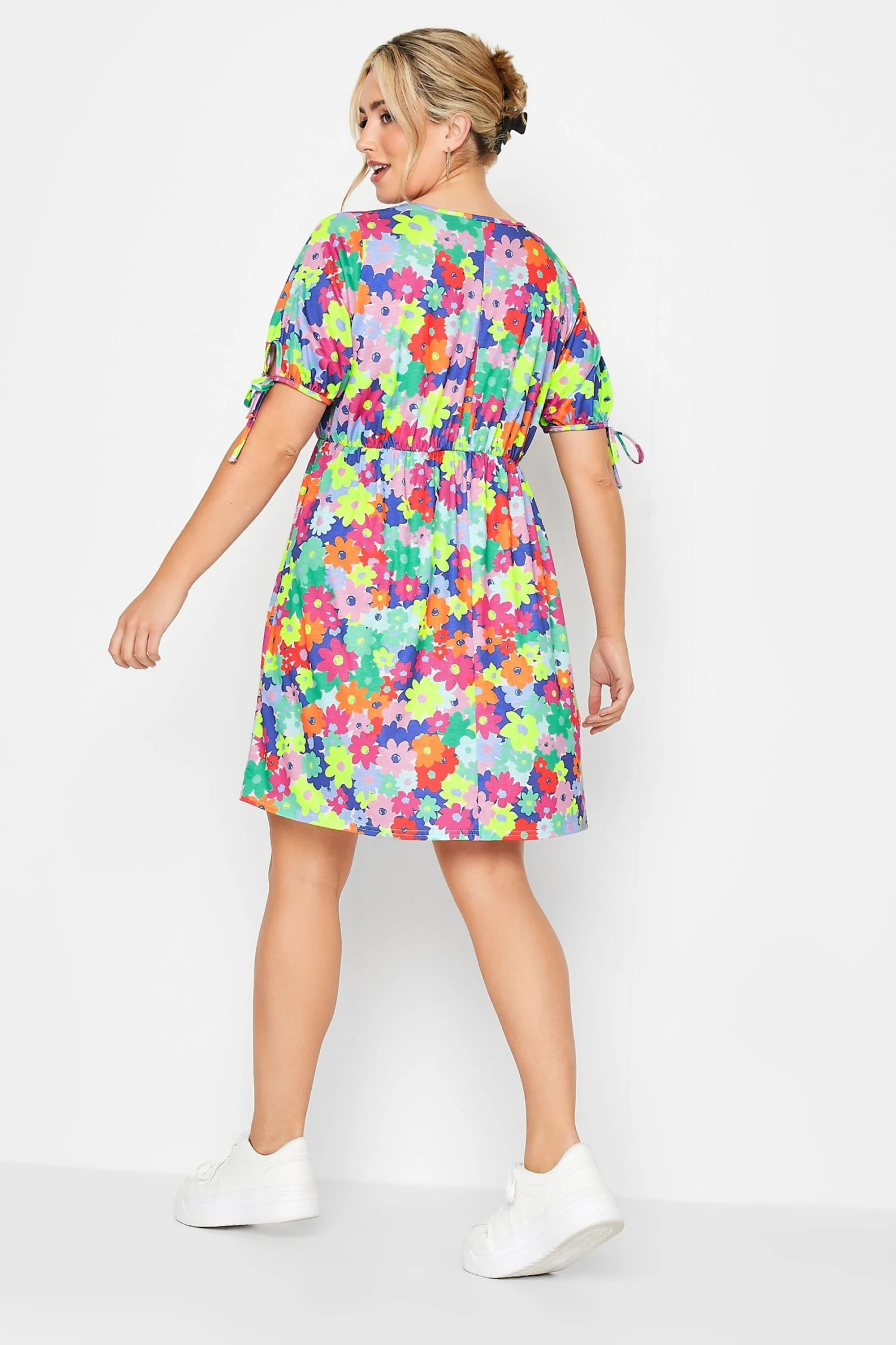 LIMITED COLLECTION - Mini-jurk Met Bloemmotief En Korte Mouwen In Roze/groen 4 LIMITED COLLECTION - Mini-jurk Met Bloemmotief En Korte Mouwen In Roze/groen - Afbeelding 2