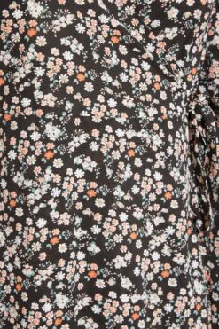 YOURS LONDON - Midaxi-jurk Met Bloemetjes & Wikkelstijl In Zwart En Roze -NAOMI Kleding Winkel 5255dbe0 b3cf 42 161190 Z