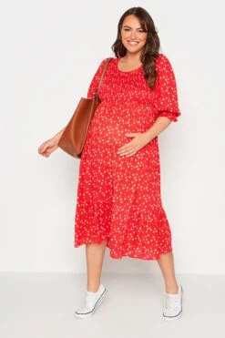 BUMP IT UP MATERNITY - Jurk Met Bloemetjesprint & Smokwerk In Rood