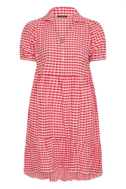 LIMITED COLLECTION - Aangerimpelde Jurk Met Gingham Ruit & Lange Achterkant In Rood 12 LIMITED COLLECTION - Aangerimpelde Jurk Met Gingham Ruit & Lange Achterkant In Rood -NAOMI Kleding Winkel 548c0f75 5258 4a 214400 X