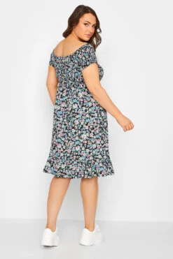 YOURS - Jurk Met Bloemmotief, Smokwerk En Bardothals In Zwart/roze -NAOMI Kleding Winkel 5510642b 3c43 4d 137330 C