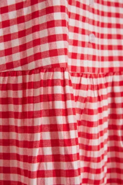 LIMITED COLLECTION - Aangerimpelde Jurk Met Gingham Ruit & Lange Achterkant In Rood 11 LIMITED COLLECTION - Aangerimpelde Jurk Met Gingham Ruit & Lange Achterkant In Rood -NAOMI Kleding Winkel 58e9734f 961a 44 214400 Z
