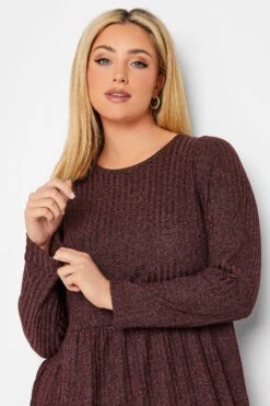 Geribbelde Midi-jurk Met Ruchezoom In Bordeauxrood -NAOMI Kleding Winkel 5e2312ad b0df 49 301500 D