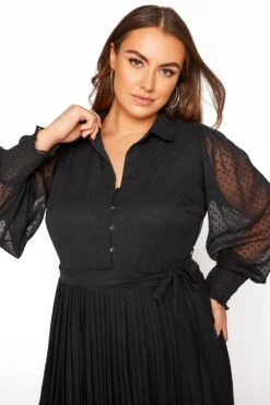 YOURS LONDON - Midi-jurk Met Dobby-textuur En Geplooide Rok In Zwart -NAOMI Kleding Winkel 63154811 a3c4 4c 157636 D