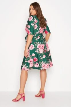 YOURS LONDON - Jurk Met Bloemen, Vierkante Hals En Tailleband In Donkergroen -NAOMI Kleding Winkel 6514d3fd f2aa 45 161733 C