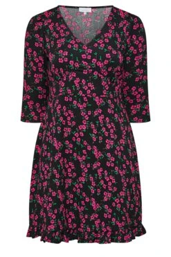 YOURS LONDON - Jurk Met Bloemetjes & V-hals In Zwart En Roze 12 YOURS LONDON - Jurk Met Bloemetjes & V-hals In Zwart En Roze -NAOMI Kleding Winkel 69b1278c 8583 48 161846 X