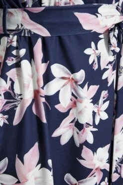 YOURS LONDON - Jurk Met Bloemen, Vierkante Hals En Tailleband In Donkerblauw -NAOMI Kleding Winkel 6f558232 0a0b 4c 161258 S
