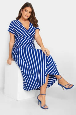 YOURS - Gestreepte Maxi-jurk Met Korte Mouwen In Blauw