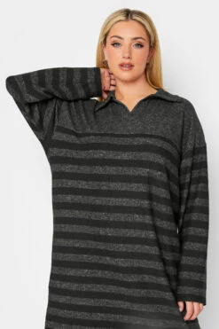 YOURS LUXURY - Soft Touch Jurk Met Strepen & Open Kraag In Zwart -NAOMI Kleding Winkel 8004deab c463 4a 301485 D