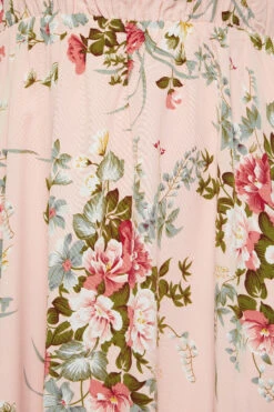 YOURS LONDON - Lange Bardot-jurk Met Bloemmotief & Ruchedetail In Lichtroze 11 YOURS LONDON - Lange Bardot-jurk Met Bloemmotief & Ruchedetail In Lichtroze -NAOMI Kleding Winkel 84e1f874 a220 43 161954 Z