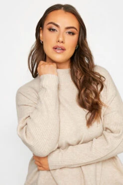 Gebreide Trui-jurk Met Hoge Hals In Crème -NAOMI Kleding Winkel 8794e8c2 e7af 44 192601 D