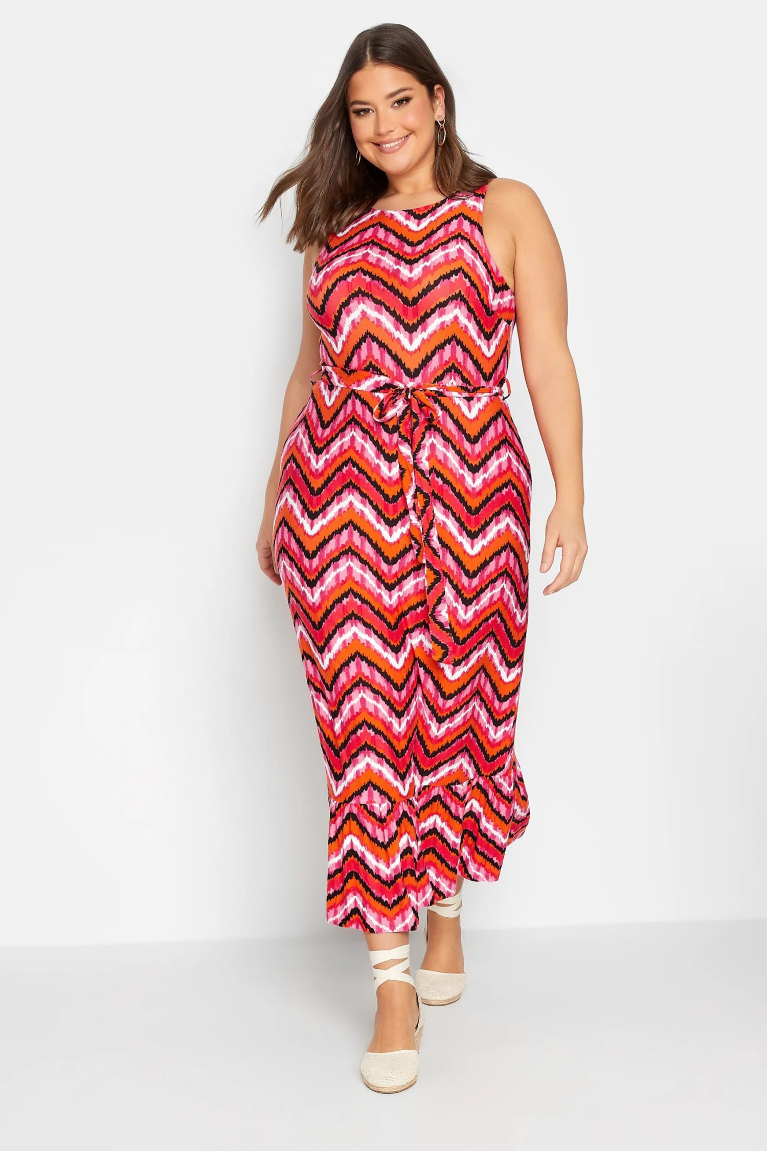 YOURS LONDON - Mouwloze Maxi-jurk Met Geo-print In Oranje 3 YOURS LONDON - Mouwloze Maxi-jurk Met Geo-print In Oranje