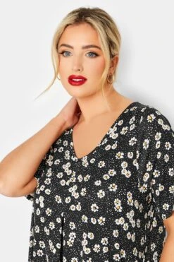 YOURS - Maxi-jurk Met Madeliefjesprint & Korte Mouwen In Zwart -NAOMI Kleding Winkel 92e5b964 337f 4f 137277 D