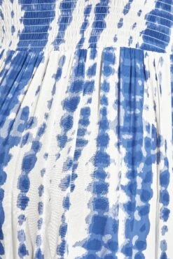 BUMP IT UP MATERNITY - Jurk Met Tie-dye Print & Smokwerk In Blauw -NAOMI Kleding Winkel 96ad3252 f983 43 158361 Z
