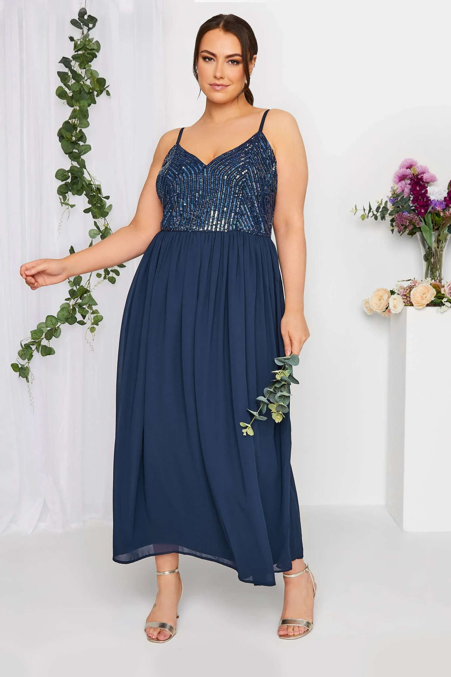 LUXE - Mouwloze Maxi-jurk Met Paillettenversiering In Donkerblauw 3 LUXE - Mouwloze Maxi-jurk Met Paillettenversiering In Donkerblauw