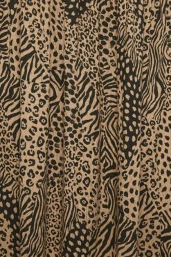 YOURS - Aangerimpelde Midaxi-jurk Met Gemengde Dierenprint In Bruin -NAOMI Kleding Winkel 9f0b2a52 bd31 4d 137561 Z