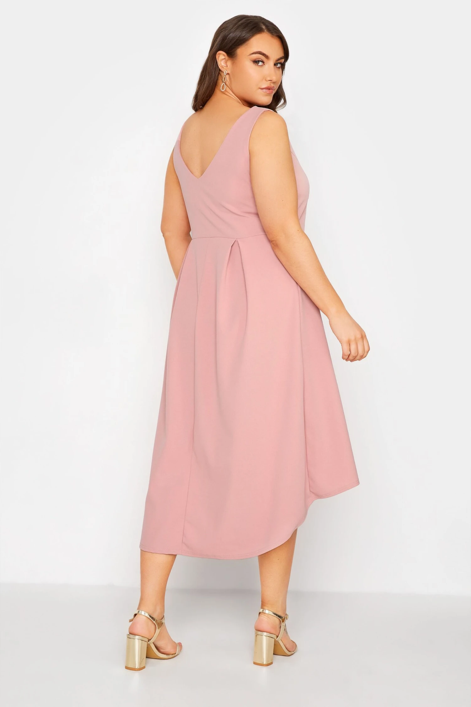 YOURS LONDON - Curve Mouwloze Midi-jurk Met Lange Achterkant In Roze 4 YOURS LONDON - Curve Mouwloze Midi-jurk Met Lange Achterkant In Roze - Afbeelding 2