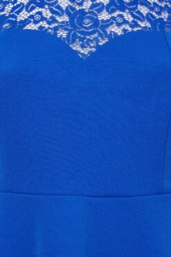 YOURS LONDON - Midi-jurk Met Sweetheart Hals & Kanten Inzet In Koningsblauw 11 YOURS LONDON - Midi-jurk Met Sweetheart Hals & Kanten Inzet In Koningsblauw -NAOMI Kleding Winkel a5a8eb94 92a1 4b 162214 Z