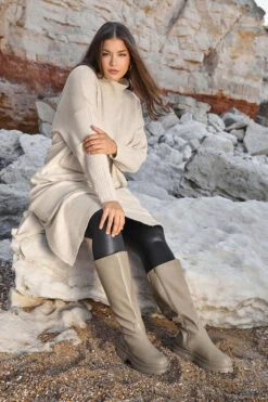 Gebreide Trui-jurk Met Hoge Hals In Crème -NAOMI Kleding Winkel adaf83de 5945 4c 192601 L52