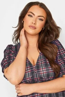 Jurk Met Bloemenprint, V-hals & Ruchedetail In Zwart En Rood -NAOMI Kleding Winkel afbd9e56 82a0 45 174142 D