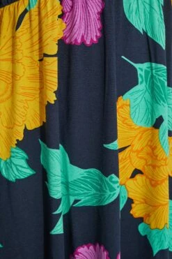 Midi-jurk Met Blote Schouders & Bloemenprint In Zwart En Paars -NAOMI Kleding Winkel b31c4f76 b246 40 300800 Z