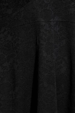 Jurk Met Bloementextuur, V-hals & Ruchedetail In Zwart -NAOMI Kleding Winkel b398926b 2d8a 45 174140 Z