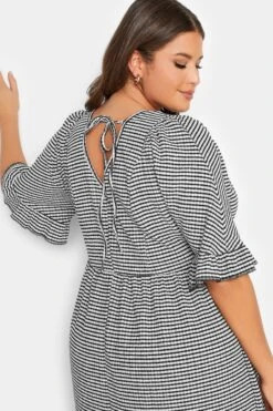 YOURS - Aangerimpelde Midi-jurk Met Textuur In Zwarte Gingham Ruit -NAOMI Kleding Winkel bbacf179 cc23 45 137516 D