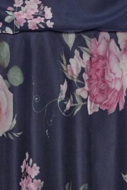 YOURS LONDON - Asymmetrische Mesh Jurk Met Bloemmotief In Donkerblauw/roze -NAOMI Kleding Winkel be1523db 4962 4e 162117 Z