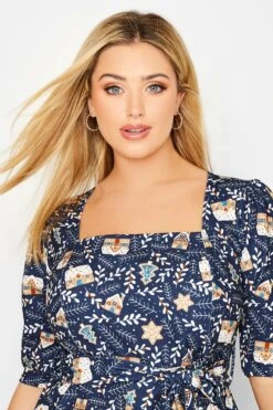 YOURS LONDON - Jurk Met Kerstprint, Vierkante Hals En Tailleband In Donkerblauw -NAOMI Kleding Winkel c6eeca51 0c27 47 161853 D