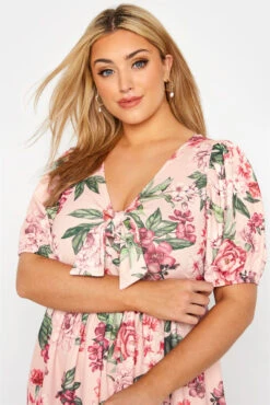 YOURS LONDON - Midi-jurk Met Bloemenprint & Strikdetail In Lichtroze 10 YOURS LONDON - Midi-jurk Met Bloemenprint & Strikdetail In Lichtroze -NAOMI Kleding Winkel c81f7da9 aaa1 4b 161308 D