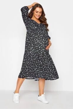 BUMP IT UP MATERNITY - Aangerimpelde Jurk Met Bloemetjes En Knoopdetail In Zwart