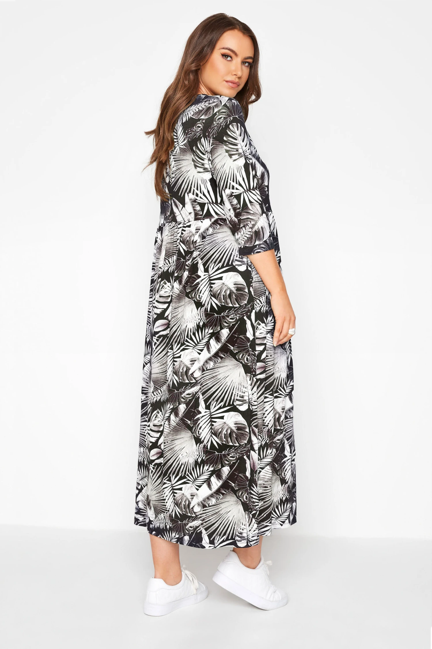 Midaxi-jurk Met Bladerprint En Zakken In Zwart 4 Midaxi-jurk Met Bladerprint En Zakken In Zwart - Afbeelding 2