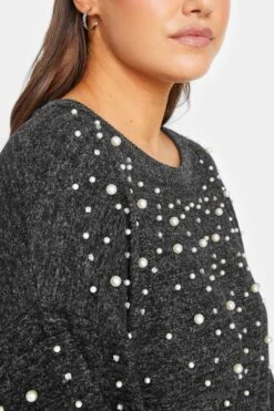 YOURS LUXURY - Soft Touch Trui-jurk Met Parels & Diamantjes In Donkergrijs 10 YOURS LUXURY - Soft Touch Trui-jurk Met Parels & Diamantjes In Donkergrijs -NAOMI Kleding Winkel d1cf6140 dd77 48 301278 D