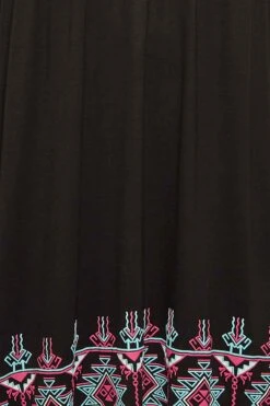 Midi-jurk Met Knoopdetail & Print Op De Zoom In Zwart 11 Midi-jurk Met Knoopdetail & Print Op De Zoom In Zwart -NAOMI Kleding Winkel dcb395ce f672 47 301160 Z